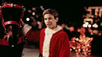 Jonathan Taylor Thomas stars in I'll Be Home for Christmas