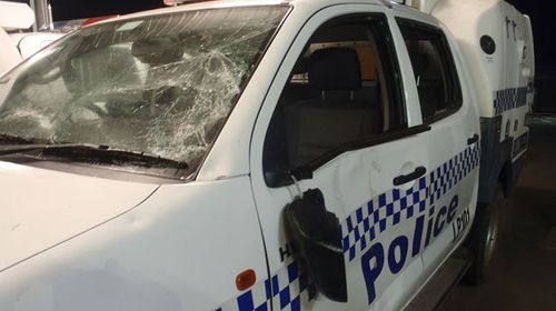 Crowd of more than 50 attacks Western Australian police van, female officer assaulted