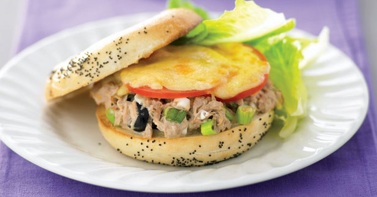 Bagels with tuna and cheese - 9Kitchen