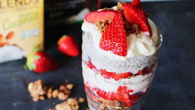 <strong>Breakfast parfait with granola</strong>