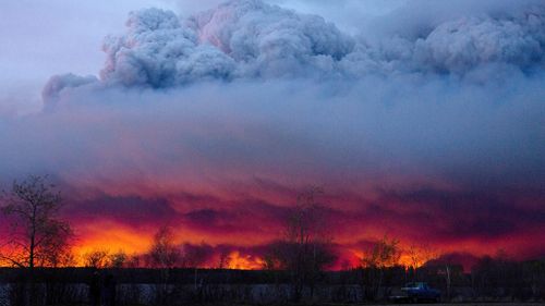 Authorities have been called in to assist in the evacuation of Fort McMurray and surrounds. (AFP)