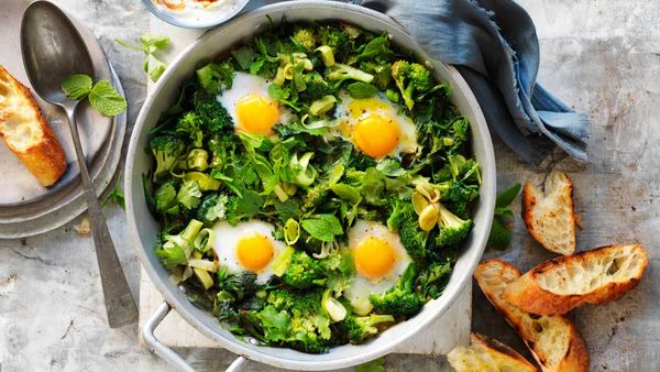 Green shakshuka