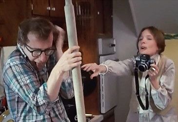 What dish do Annie and Alvy attempt to cook in Annie Hall?