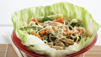 <a href="http://kitchen.nine.com.au/2016/05/13/11/20/chicken-san-choy-bow-salad" target="_top">Chicken san choy bow salad</a>
