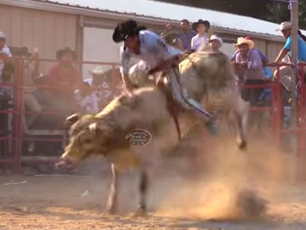 Bull rider loses his teeth after rodeo mishap