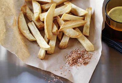 Chips with smoked cumin salt