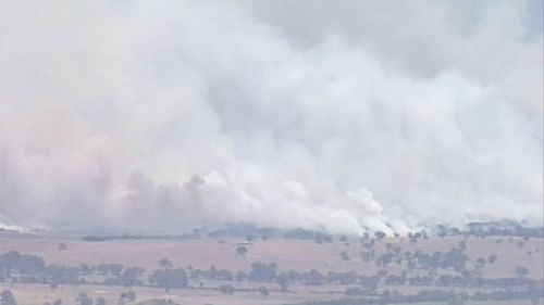Warning downgraded for Victorian bushfire