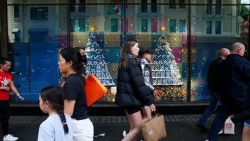 Shoppers in Sydney CBD five days out from Christmas, Tuesday, December 20, 2022. Photo: Nikki Short / The Sydney Morning Herald
