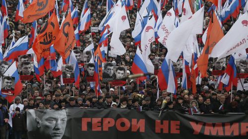 Tens of thousands march through Moscow in honour of Nemtsov