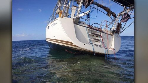 About one tonne of illicit drugs has been found on a West Australian island after a yacht ran aground on a reef.
