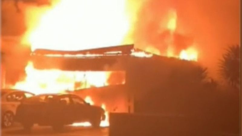 Police investigate Caroline Springs house fire | Nine.com.au