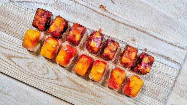 Fruity sangria ice cubes hack