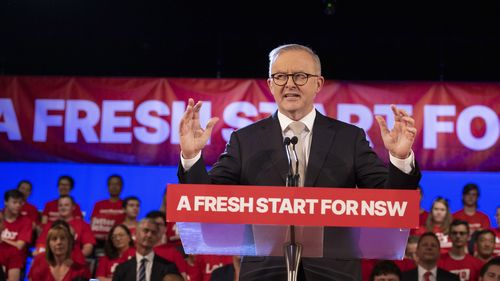 Prime Minister Anthony Albanese gives his support to Chris Minns the NSW Labour leader at the the Labour campaign launch at Hustville, Sydney, 5 March 2023. Photo Jessica Hromas