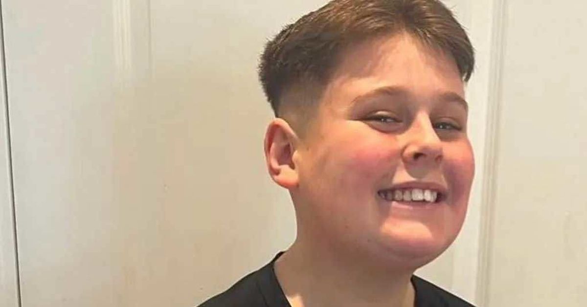 Teenager with Tourette's barred from flight after he yells out 'bomb'