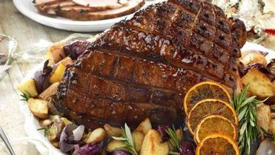Click through for our&nbsp;<a href="http://kitchen.nine.com.au/2016/05/04/15/30/bourbon-glazed-baked-christmas-ham" target="_top">Bourbon glazed baked Christmas ham</a>&nbsp;recipe