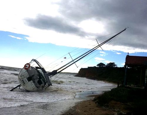 Victoria storm: 200 calls for help as massive weather front hits south coast