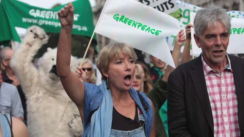 Tens of thousands join London climate march