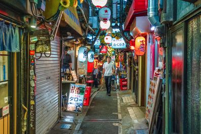 Omoide Yokocho bars in Tokyo for after-work drinks. (Getty)