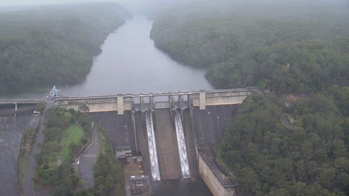 Warragamba Dam spill puts NSW residents on flood alert 