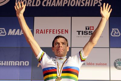 He became the first Australian to wear the famous road rainbow jersey. (2009)