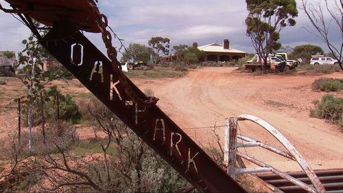 Estação Oak Park, menino desaparecido, Gus Lamont
