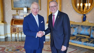 Le roi Charles III organise une audience avec le Premier ministre australien Anthony Albanese au palais de Buckingham le 2 mai 2023 à Londres 