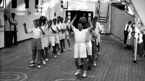 A fitness session for the England cricket team onboard the P &amp; O cruise ship, Stratheden, en route to Australia for the Ashes Test Series, circa 1950.
 (Popperfoto, Getty Images)