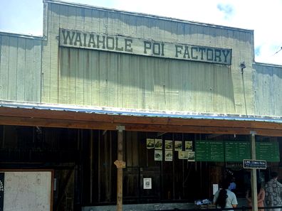 Hawaii famil: Waihole Poi Factory