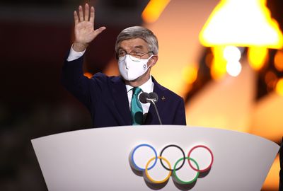 IOC boss brings controversial Games to a close