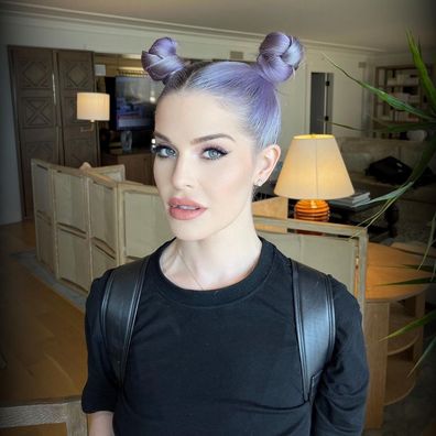 Kelly Osbourne looks completely different in a new photo.