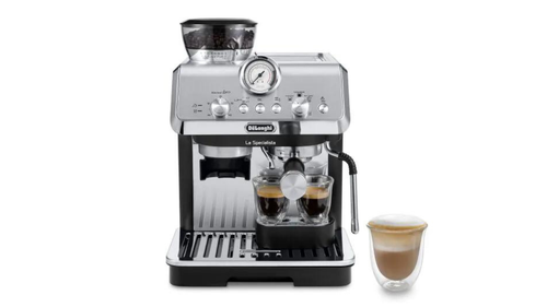 DeLonghi's latest manual coffee machine is perfect for the aspiring barista. 