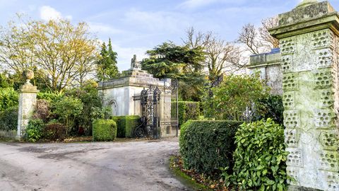 Englands smallest freestanding home gate house grimston park