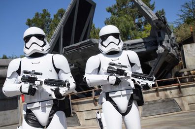 Disneyland Star Wars: Galaxy Edge - Storm Troopers patrolling grounds