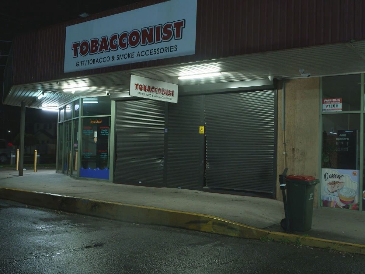 Tobacco store fire: Businesses targeted in separate attacks in Melbourne