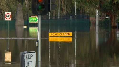 The town of Shepparton is going underwater. This photo was taken around 6:30 am, with the Goulburn River forecast to hit its peak sometime this morning. 