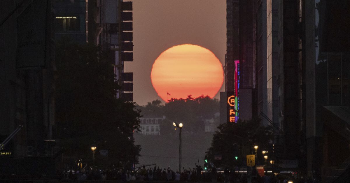 Pictures of the week: Rare sunset turns New York into Stonehenge