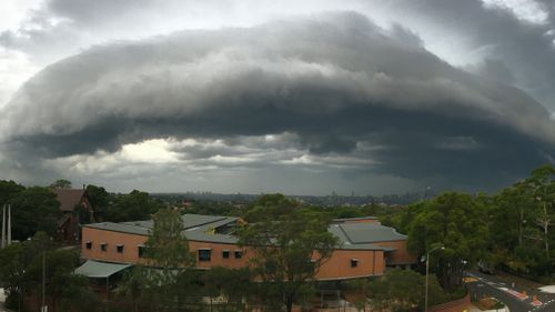 The storm loomed over Military Road on Sydney's north shore. (Emily Taffs/Supplied)