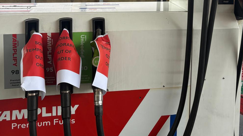 Um posto de gasolina Ampol em Neutral Bay, um dos favoritos dos motoristas nas praias do norte de Sydney, ficou vazio.  