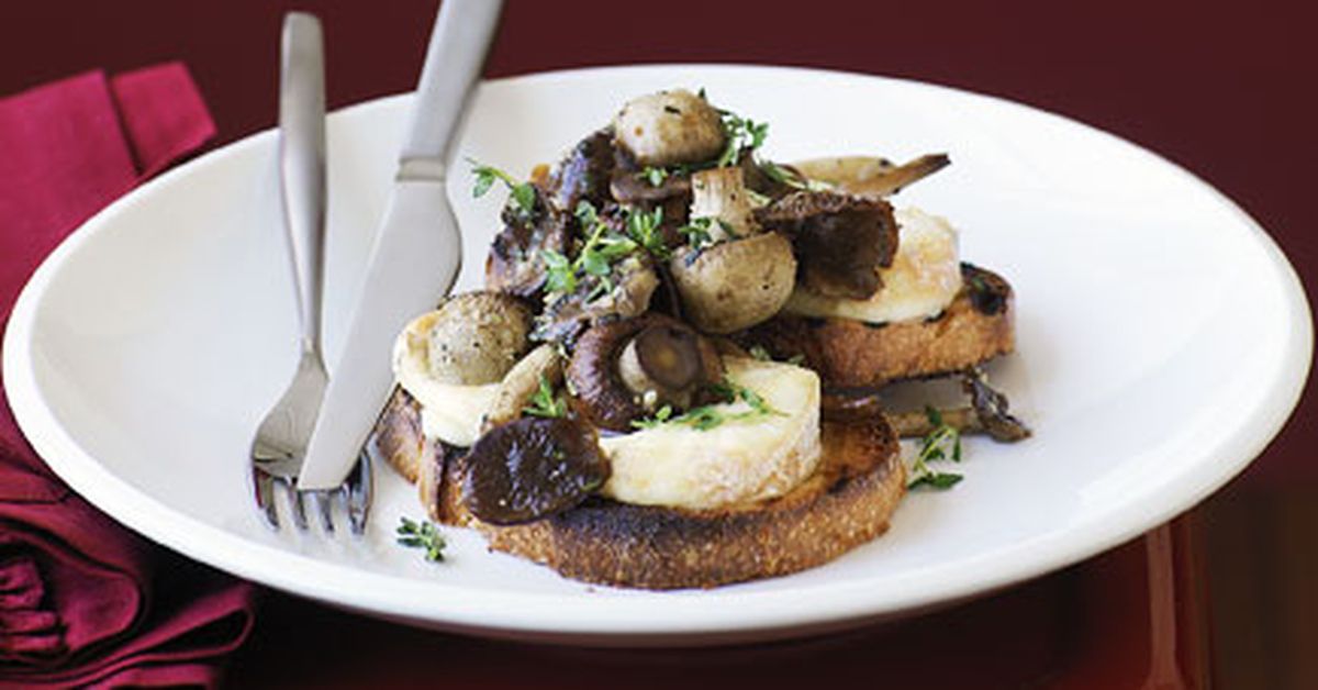 Mushroom and taleggio on bruschetta - 9Kitchen