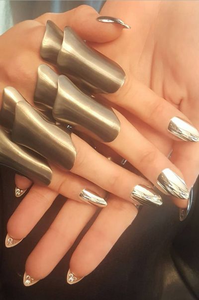 <p>Celebrity necks, ears and hands are often dripping in expensive jewels, but last night's Met Gala saw Gigi
Hadid's nails decked out in precious stones too - $2000 worth, to be exact. A custom chrome manicure from artist Mar y Soul included three crystals underneath
each nail "for that element of surprise".</p><p>Click through to get up close and personal with the other
accessories, fabrics and jewels that stole the show at Met Gala.</p>