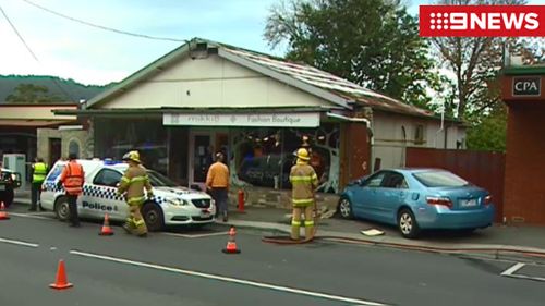 The shop's owner hopes to be trading as usual by the weekend, with only structural damage to the outside of the building. (9NEWS)