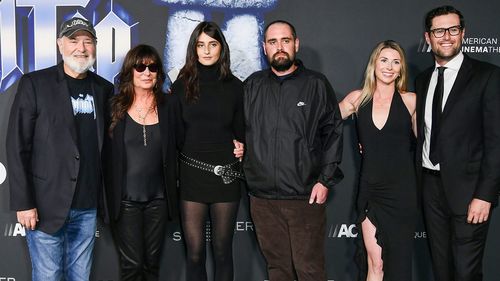 Rob Reiner, Michele Singer Reiner, Romy Reiner, Nick Reiner, Maria Gilfillan e Jake Reiner em uma estreia em setembro.