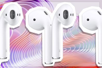 9PR: Apple AirPods (2nd Generation) with Charging Case