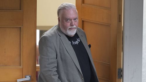 Il conduttore radiofonico Kyle Sandilands lascia la sua casa, Vaucluse, 17 marzo 2026. Foto Jessica Hromas