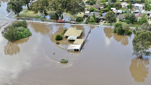 Drone aerial view of Mackenzie Street Echuca.