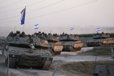 Israeli tanks head towards the Gaza Strip 