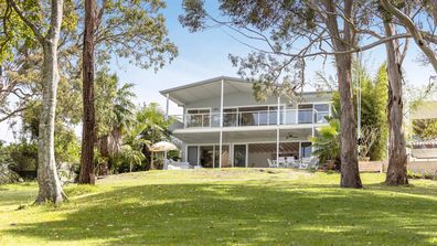 Inside Block favourites Andy and Deb's holiday House in New South Wales