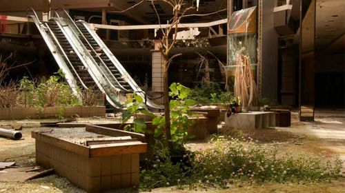 Inside America's abandoned 'dead malls'