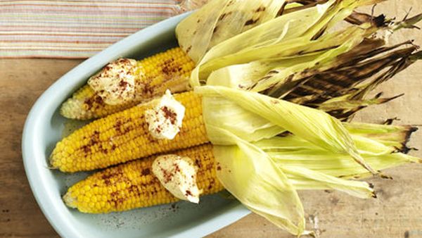 Grilled corn with cream and chipotle chilli