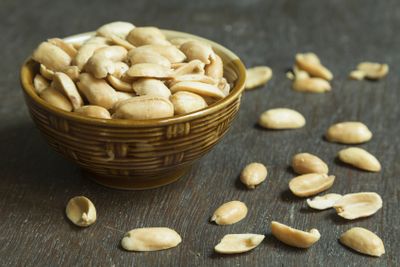 <strong>Unsalted peanuts</strong>